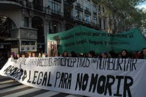 Más de 80 mujeres mueren al año por aborto en el país