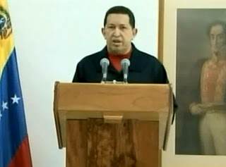 Por el cáncer, sube la popularidad de Hugo Chávez