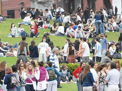 Jóvenes porteños y del conurbano, preocupados por la droga y la inseguridad