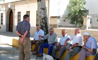 Por la crisis, los ancianos españoles buscan compartir su vivienda para bajar gastos