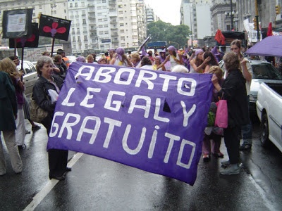 La mayoría de los argentinos está a favor del aborto legal