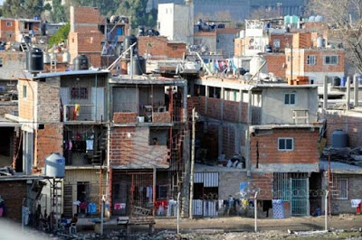 En la Argentina hay 4.500.000 personas que viven en la marginalidad social