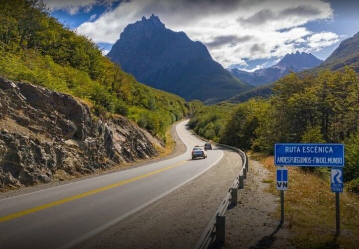 Vialidad Nacional y el Ministerio de Turismo y Deportes comenzaron a instalar cartelería alusiva al programa La Ruta Natural